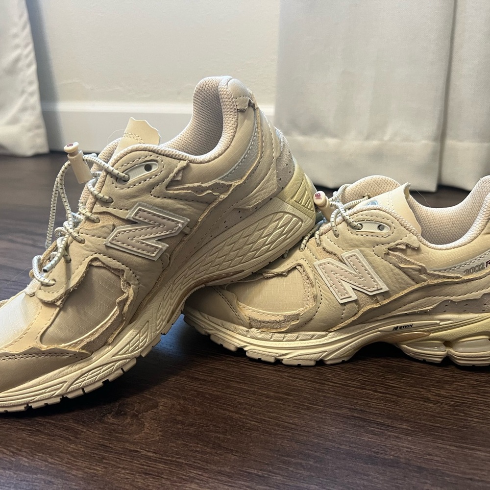 New Balance Women's Beige Sneakers